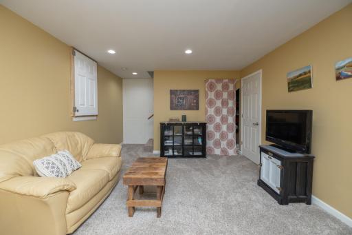 520 Hunter Hill Road, Hudson, WI 54016