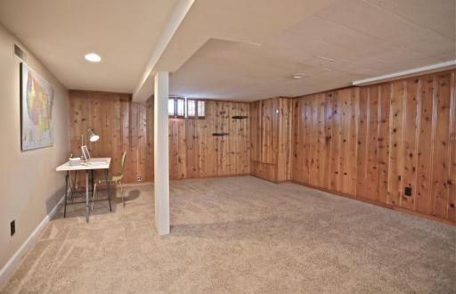 738 6th Avenue S, South Saint Paul, MN 55075