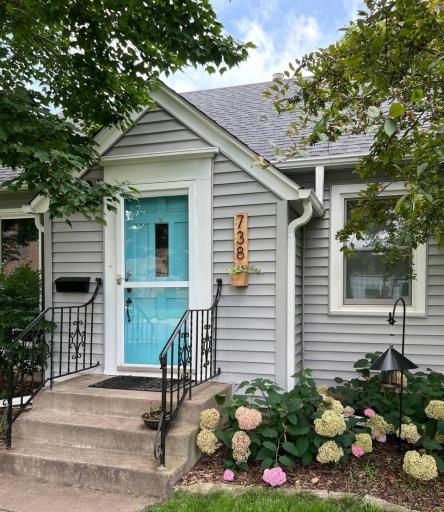 738 6th Avenue S, South Saint Paul, MN 55075