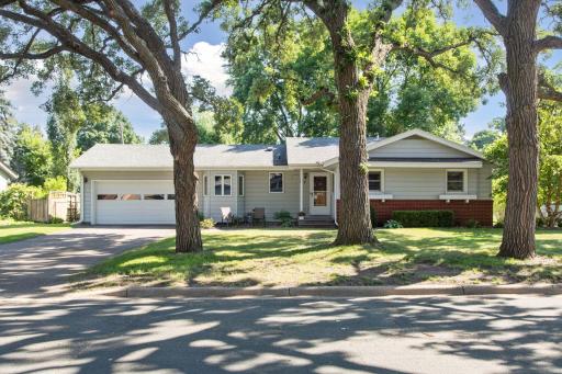 717 Navajo Lane, Saint Paul, MN 55120