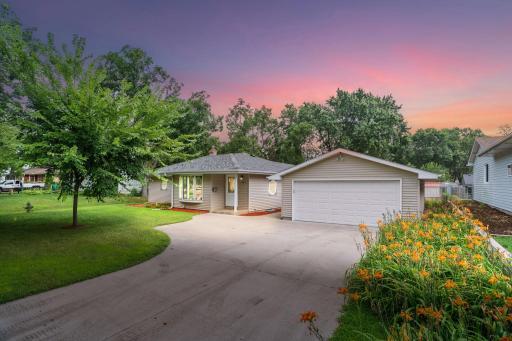 1463 Louisiana Avenue S, Minneapolis, MN 55426