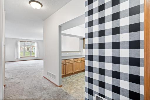 1461 Magnolia Avenue E, Saint Paul, MN 55106