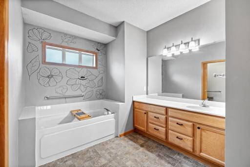 1461 Magnolia Avenue E, Saint Paul, MN 55106