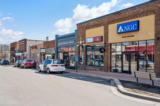 Charming downtown Buffalo is just a few minutes away and offers a wide variety of boutique shops, locally owned businesses and restaurants.
