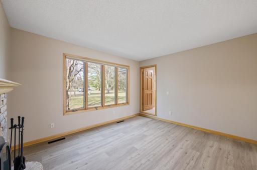 16925 27th Avenue N, Minneapolis, MN 55447
