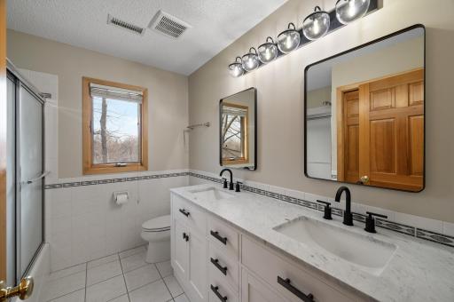 16925 27th Avenue N, Minneapolis, MN 55447