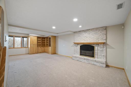 16925 27th Avenue N, Minneapolis, MN 55447
