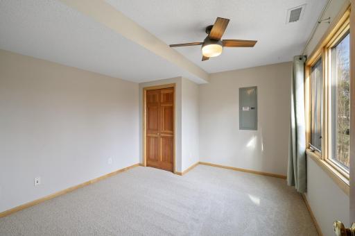 16925 27th Avenue N, Minneapolis, MN 55447