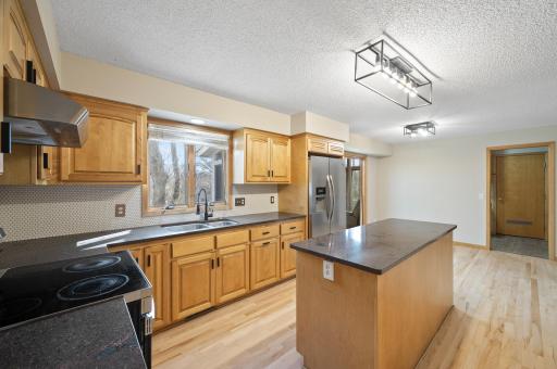 16925 27th Avenue N, Minneapolis, MN 55447