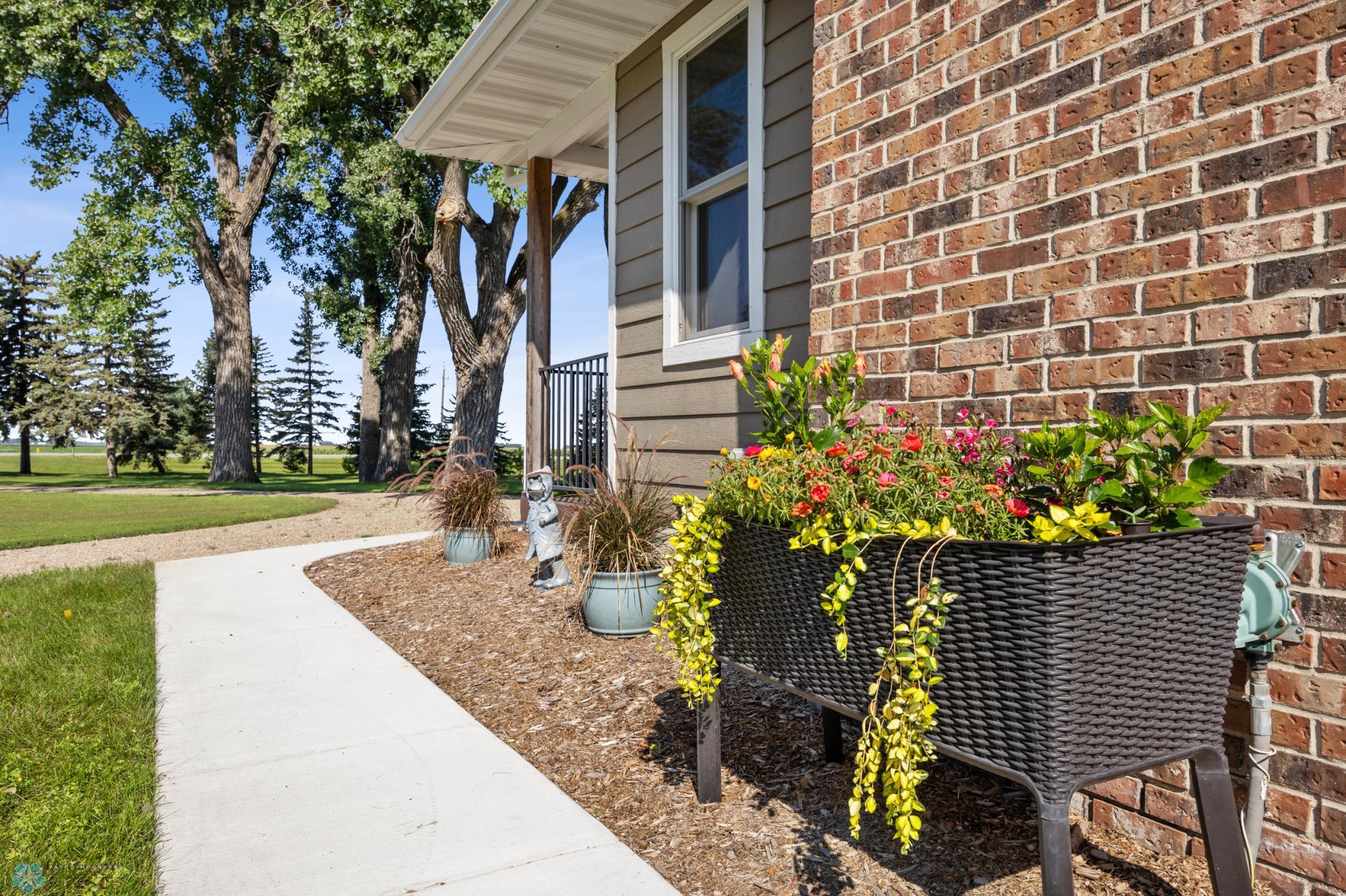 Flowers/Landscaping