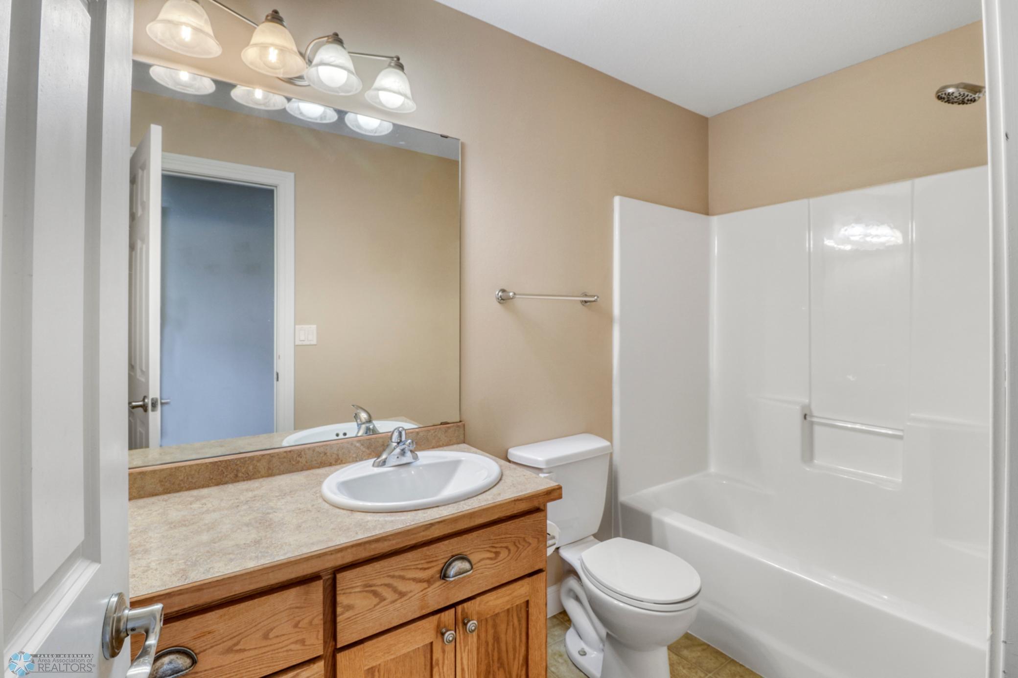 Upstairs Bathroom1_1.JPG
