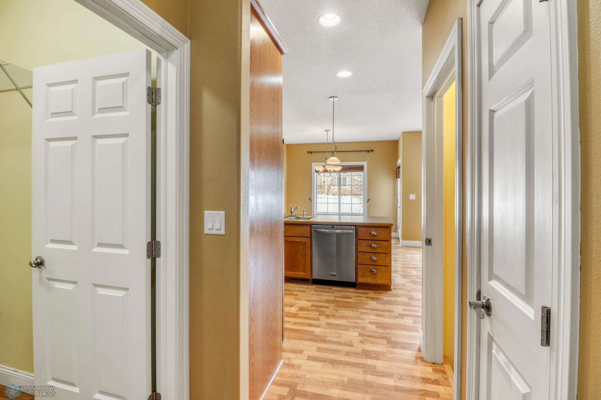 Mudroom1_1.JPG