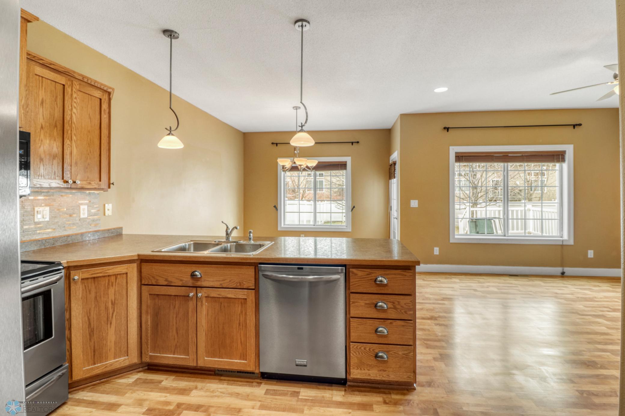 Kitchen1_6.JPG