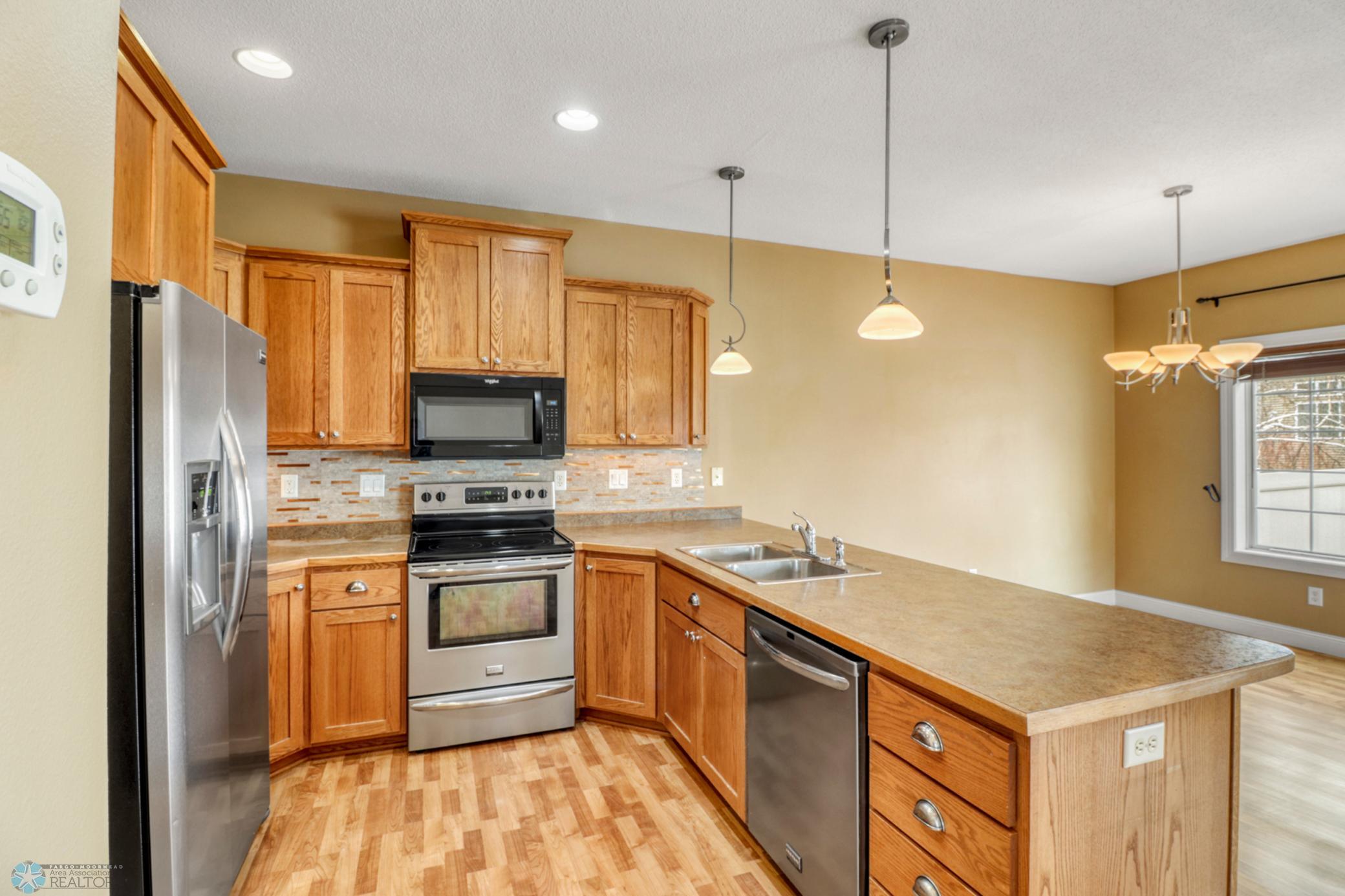 Kitchen1_3.JPG