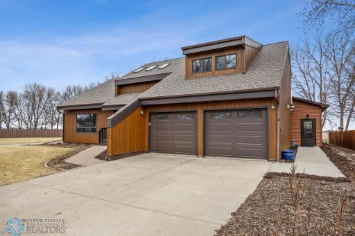 3940 10th Street N, Fargo, ND 58102