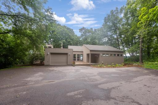 2887 Lake Shore Avenue, Maple Plain, MN 55359