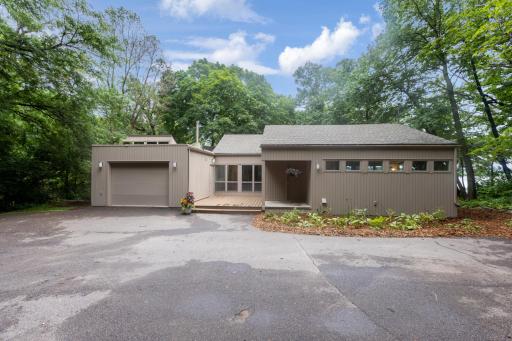 2887 Lake Shore Avenue, Maple Plain, MN 55359