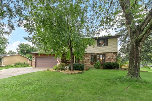 871 Paul Parkway NE, Minneapolis, MN 55434