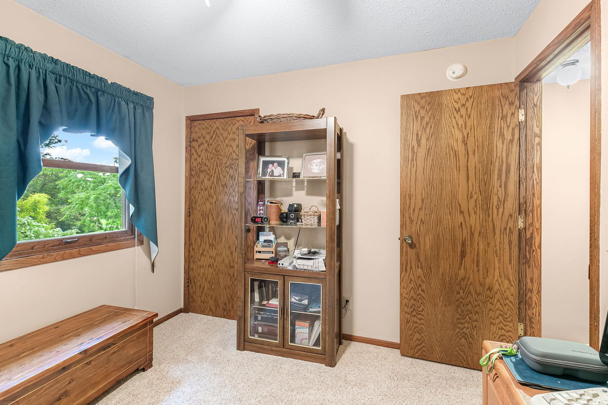 31-web-or-mls-871-Paul-Pkwy-NE-31.jpg