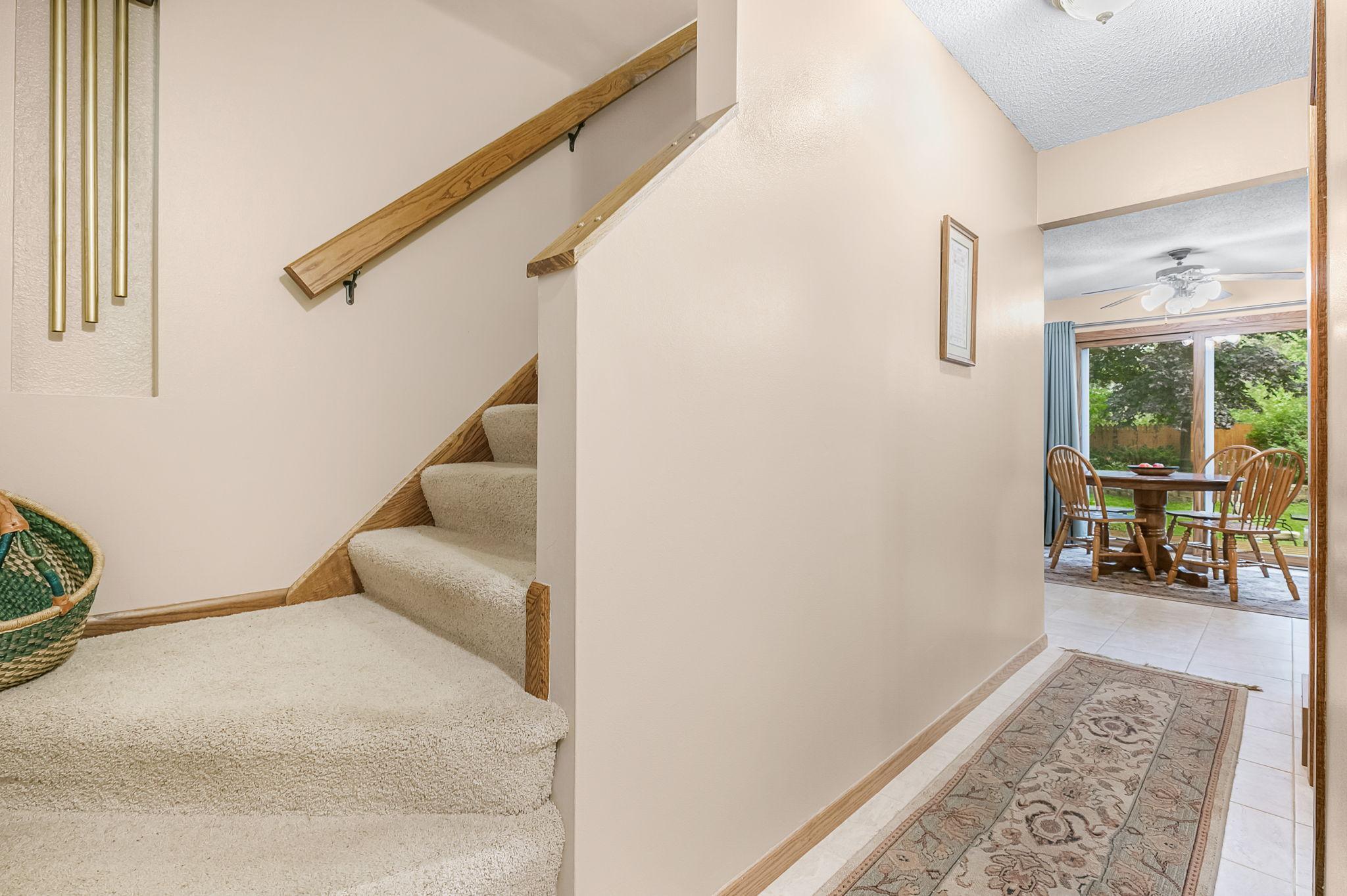 22-web-or-mls-871-Paul-Pkwy-NE-22.jpg