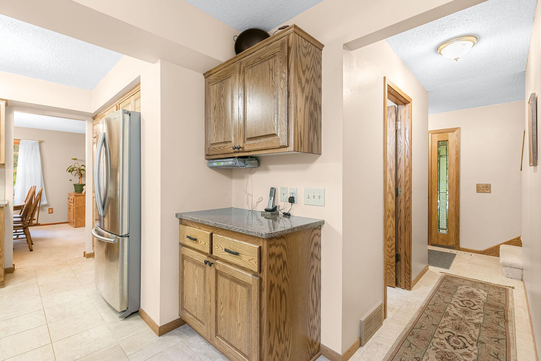 20-web-or-mls-871-Paul-Pkwy-NE-20.jpg