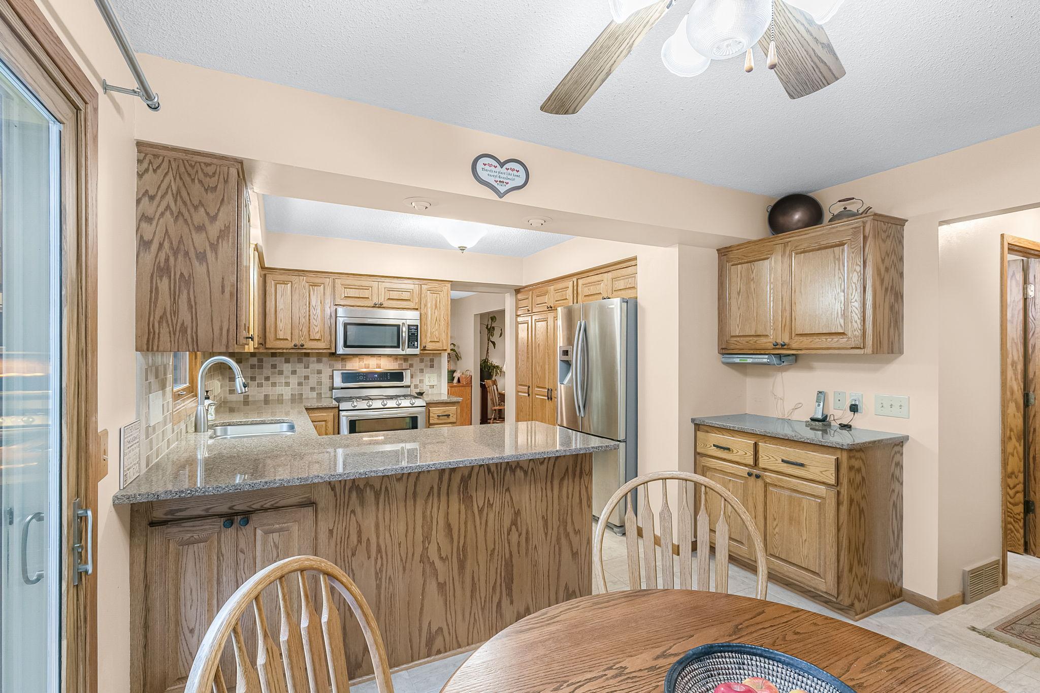 12-web-or-mls-871-Paul-Pkwy-NE-12.jpg