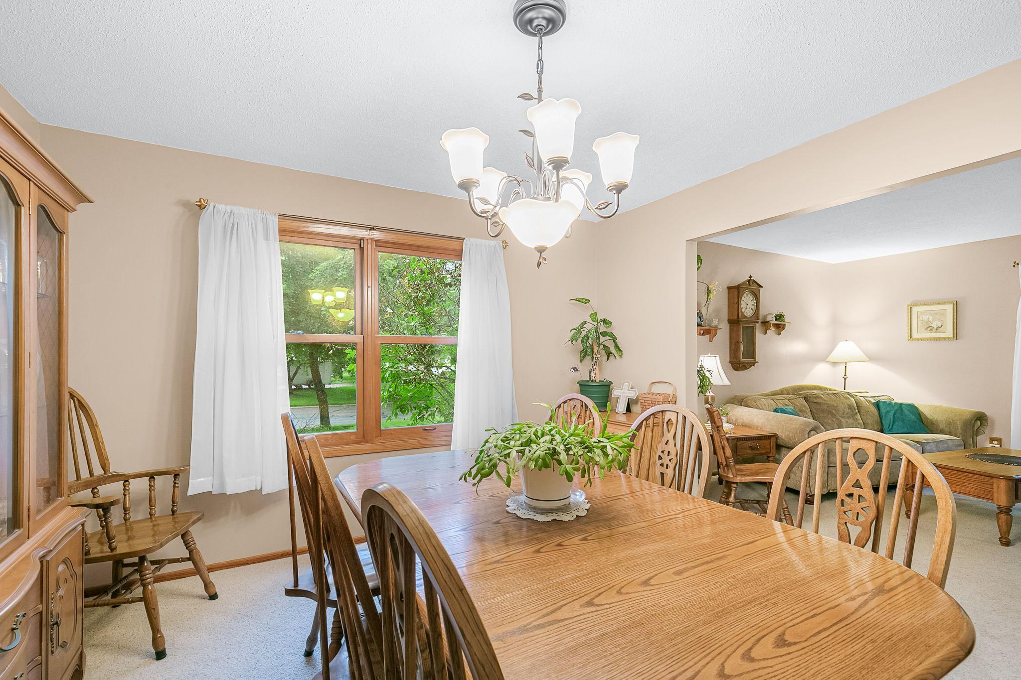 10-web-or-mls-871-Paul-Pkwy-NE-10.jpg