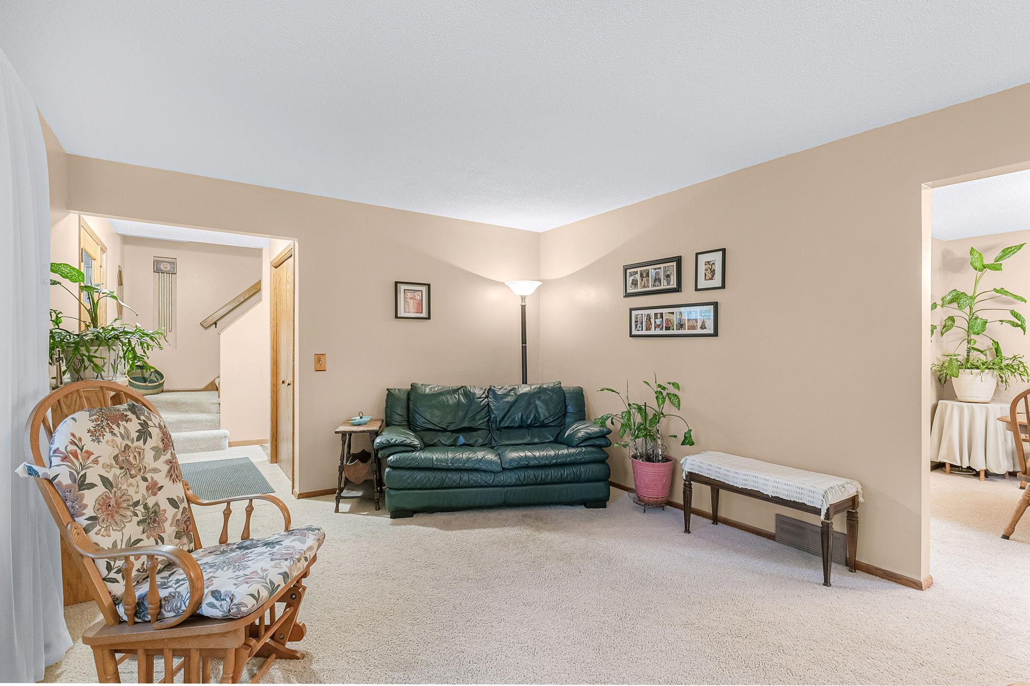 8-web-or-mls-871-Paul-Pkwy-NE-08.jpg
