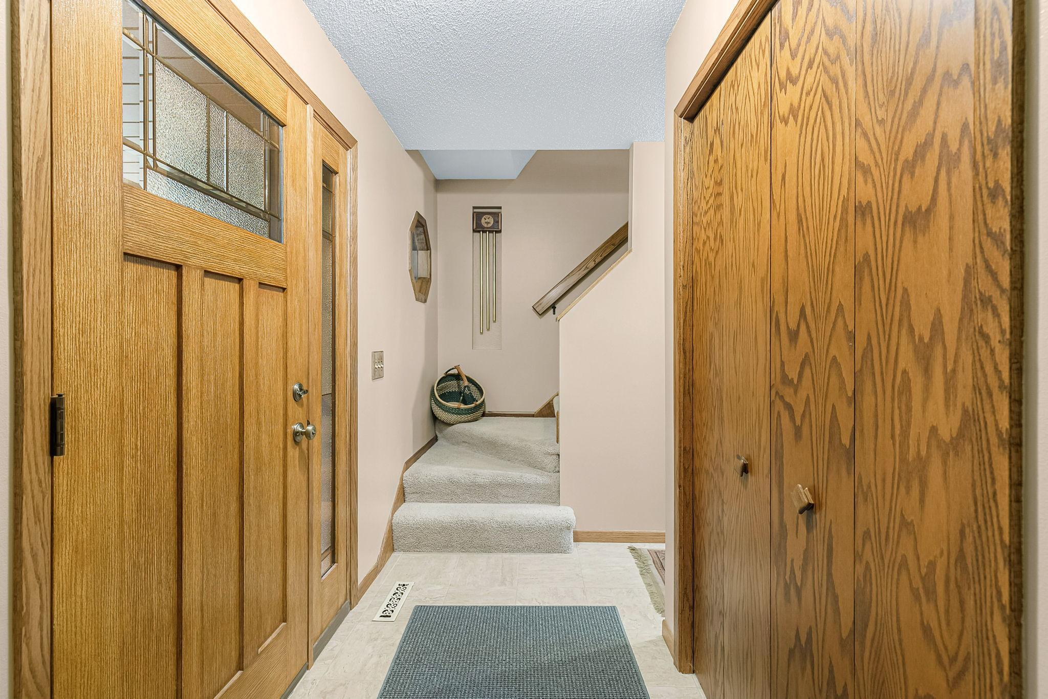 5-web-or-mls-871-Paul-Pkwy-NE-05.jpg