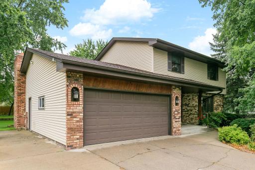 871 Paul Parkway NE, Minneapolis, MN 55434