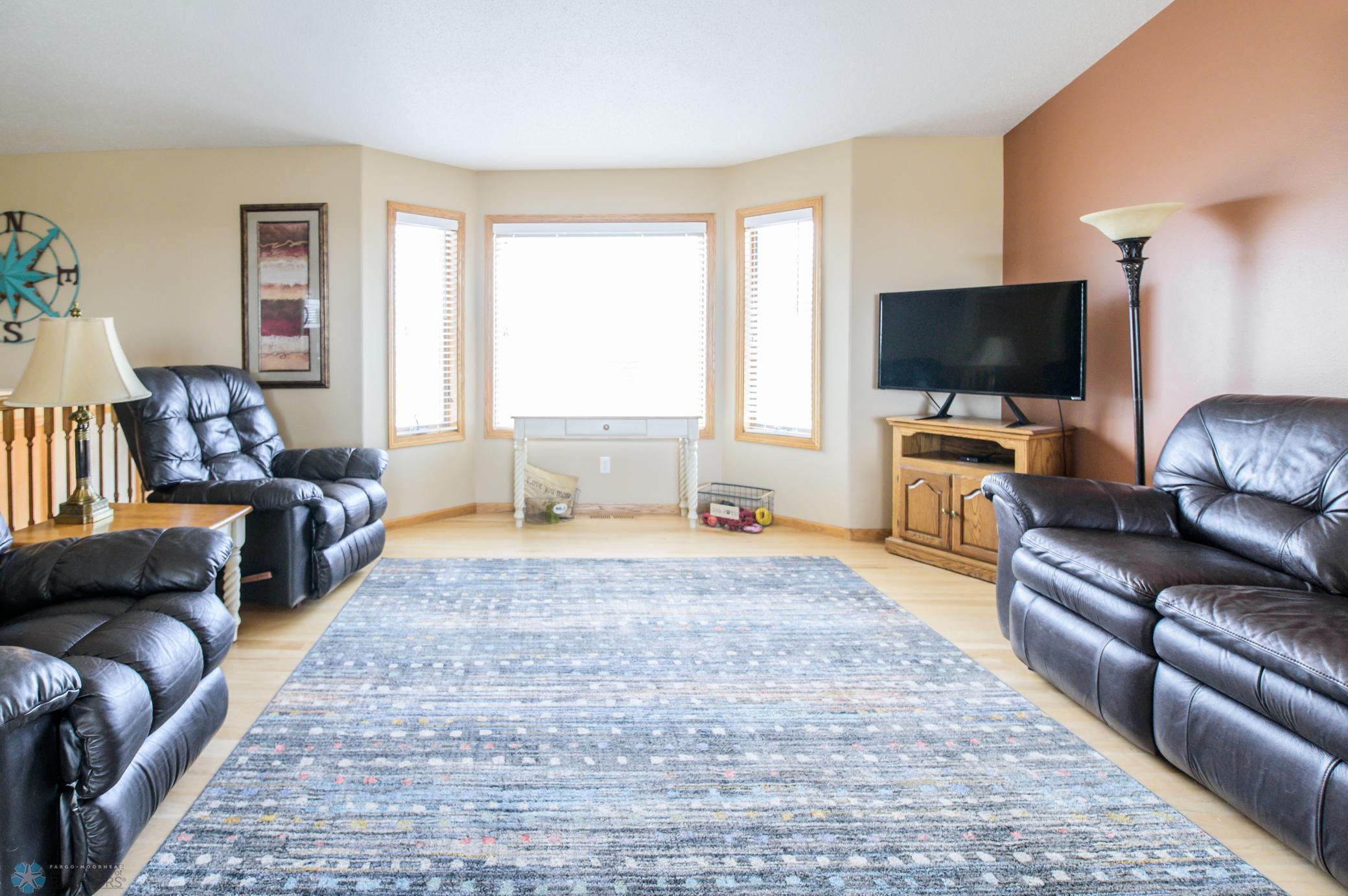 Upper living room DSC_3355_2.jpg
