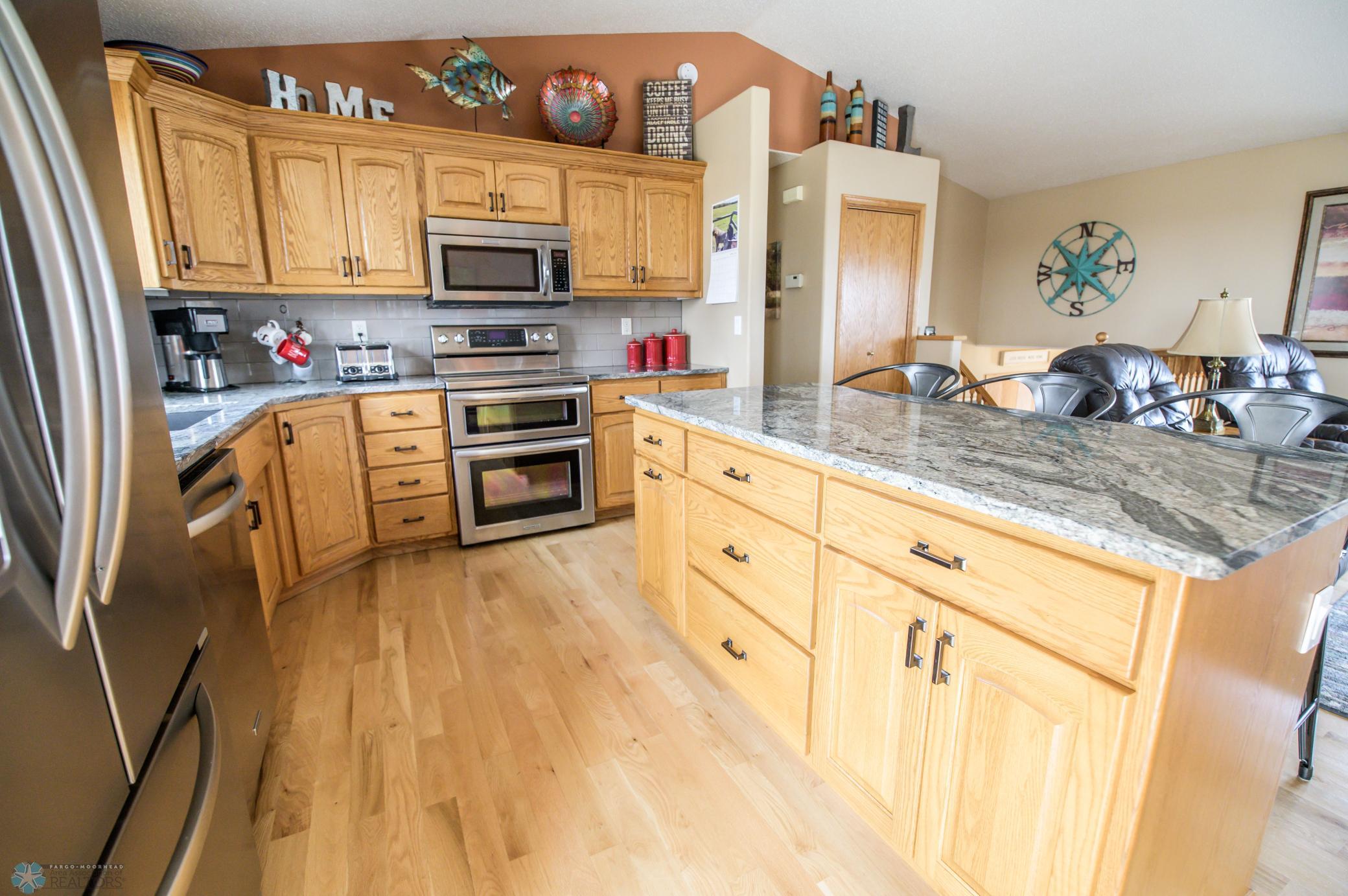 kitchen hardwood floors DSC_3358.jpg