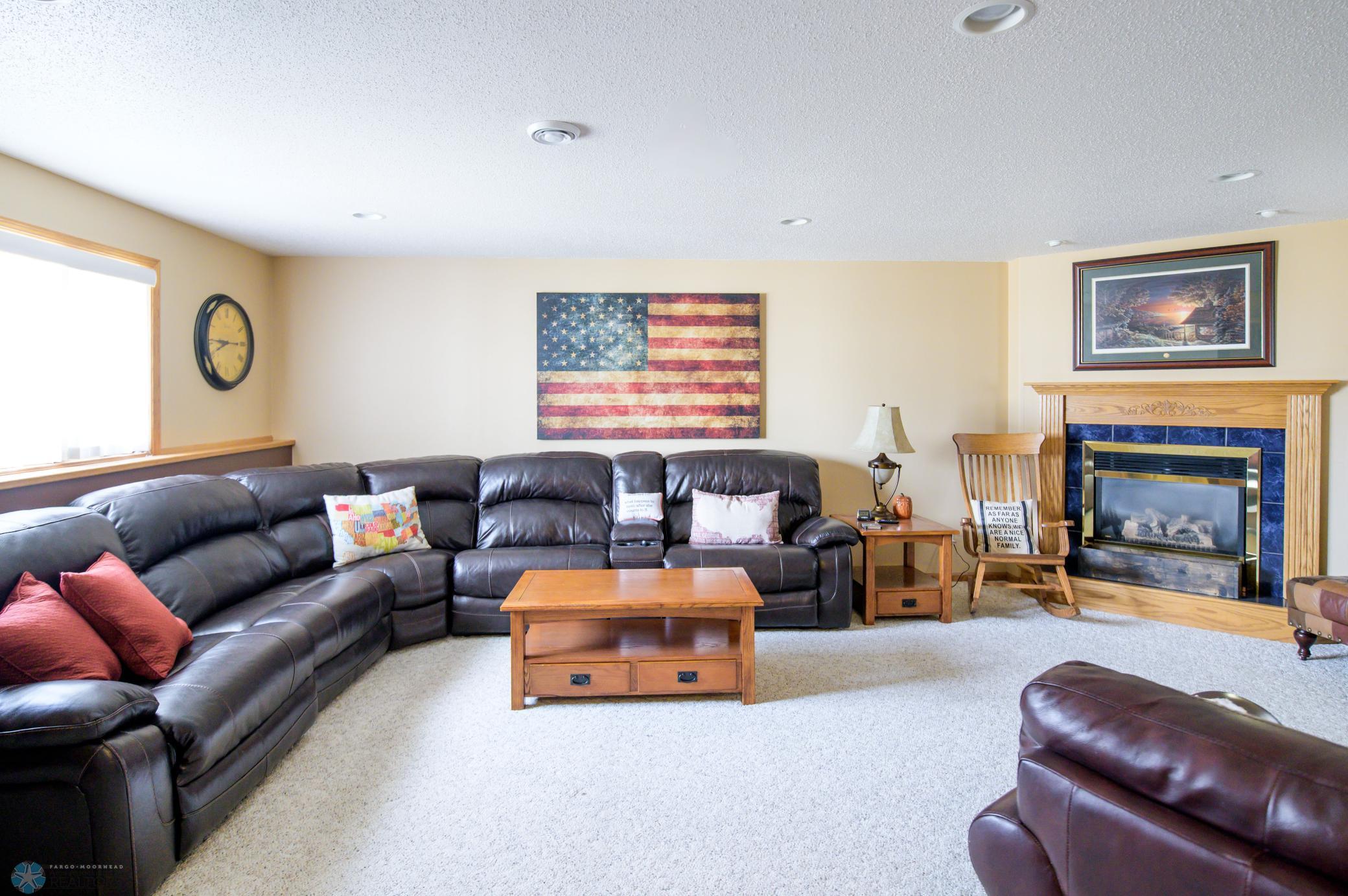 family room lower level DSC_3095.jpg