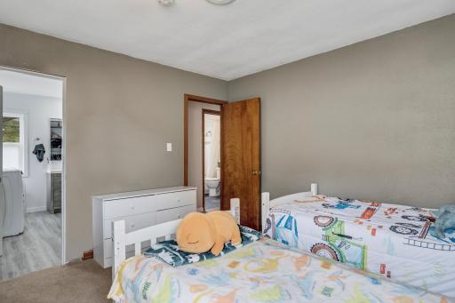 637 N 1st Street, La Crescent, MN 55947