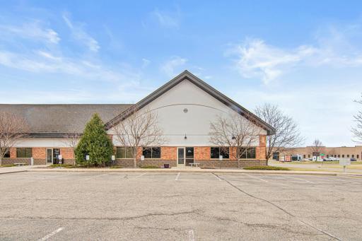 100 Bridgepoint Dr, South St Paul, MN-1.jpg