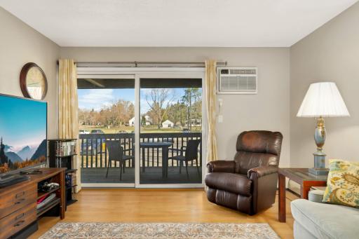 2800 Hamline Avenue N, 121, Roseville, MN 55113