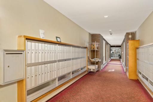 2800 Hamline Avenue N, 121, Roseville, MN 55113