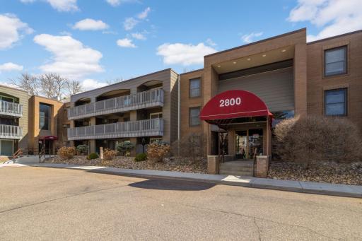 2800 Hamline Avenue N, 121, Roseville, MN 55113