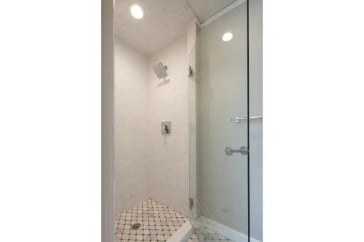 4801 Rolling Green Parkway, Minneapolis, MN 55436