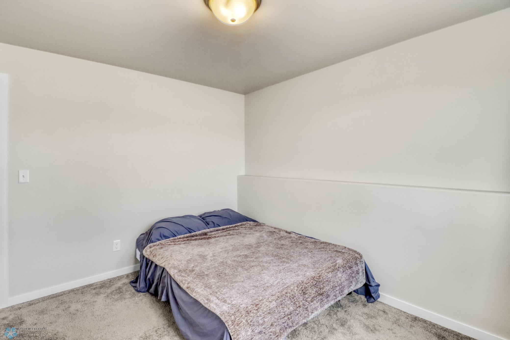 Basement Bedroom1_1.JPG