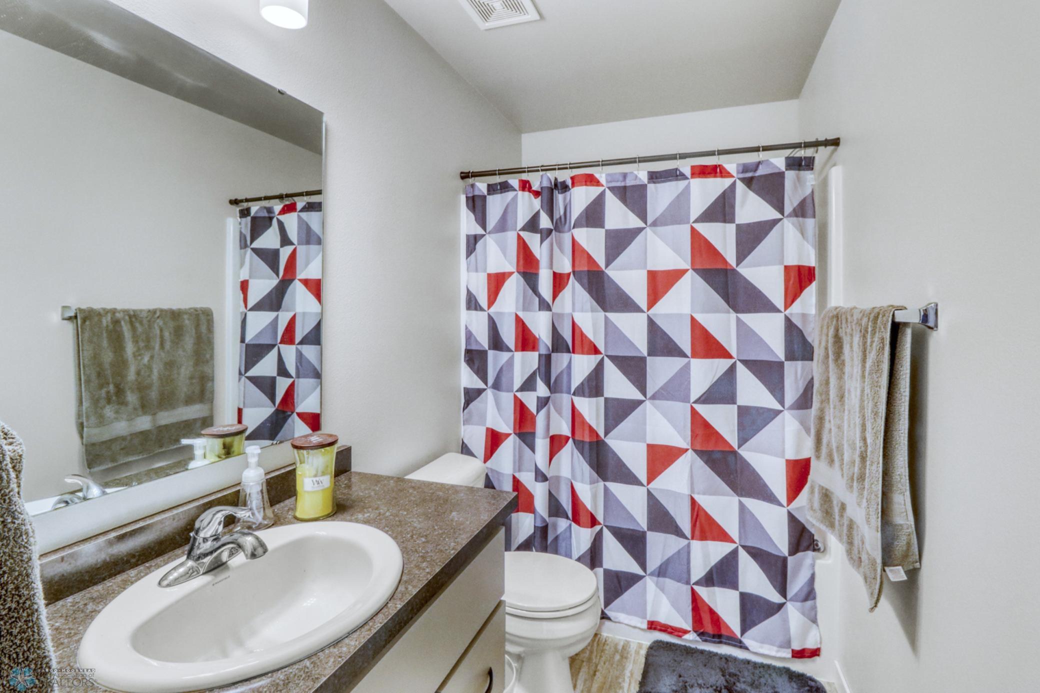 Basement Bathroom1_1.JPG