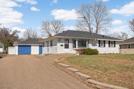 Brand new roof just installed this past week! All ready to move-in. Quick close possible.