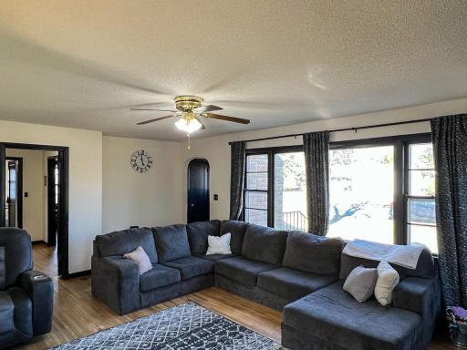 305 Kneale Avenue N, Thief River Falls, MN 56701