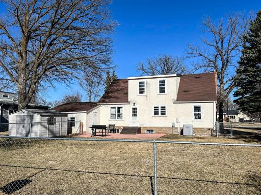 305 Kneale Avenue N, Thief River Falls, MN 56701