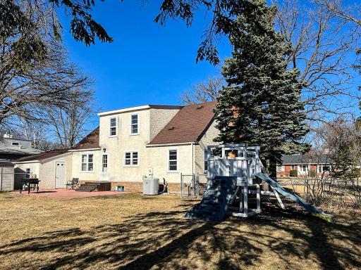 305 Kneale Avenue N, Thief River Falls, MN 56701