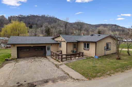 S3559 Chicken Valley Road, Fountain City, WI 54629