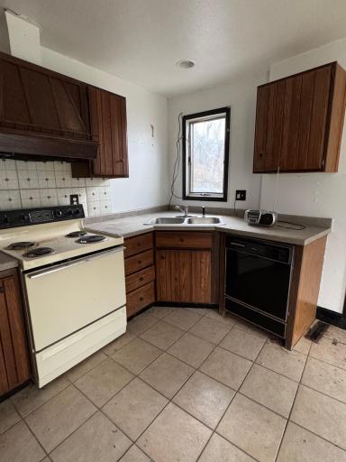 S3559 Chicken Valley Road, Fountain City, WI 54629