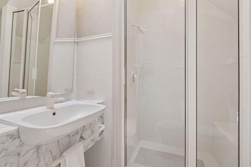 112 Groveland Terrace, Minneapolis, MN 55403