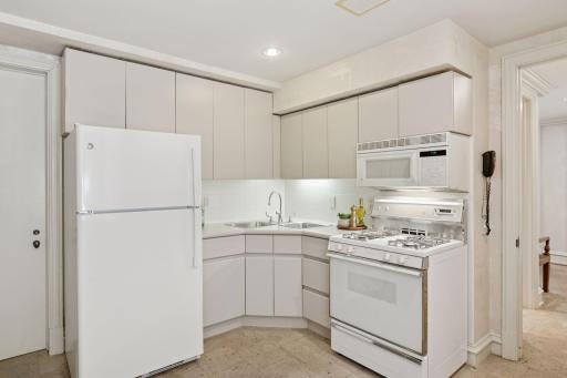 112 Groveland Terrace, Minneapolis, MN 55403