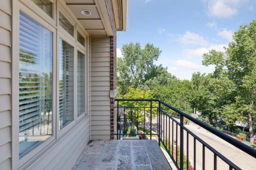 112 Groveland Terrace, Minneapolis, MN 55403